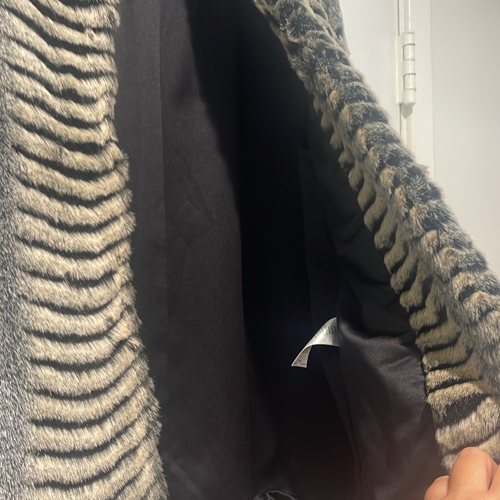 Beautiful jacket - Picture 4 of 7